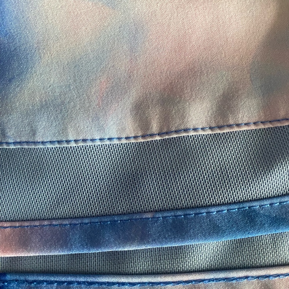 💕💕Gaiam Athletic Four Way Stretch Woven Shorts, Medium, Tie Dye Print, Mesh Trim - Picture 5 of 8